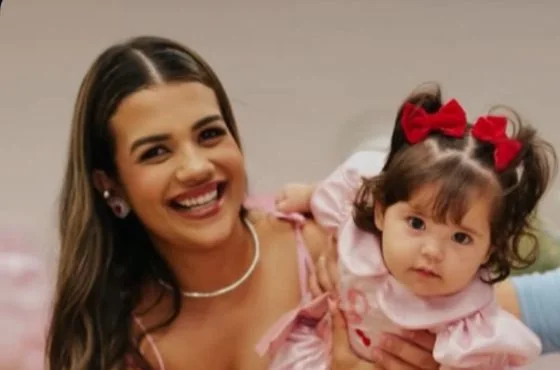 Paloma com a filha