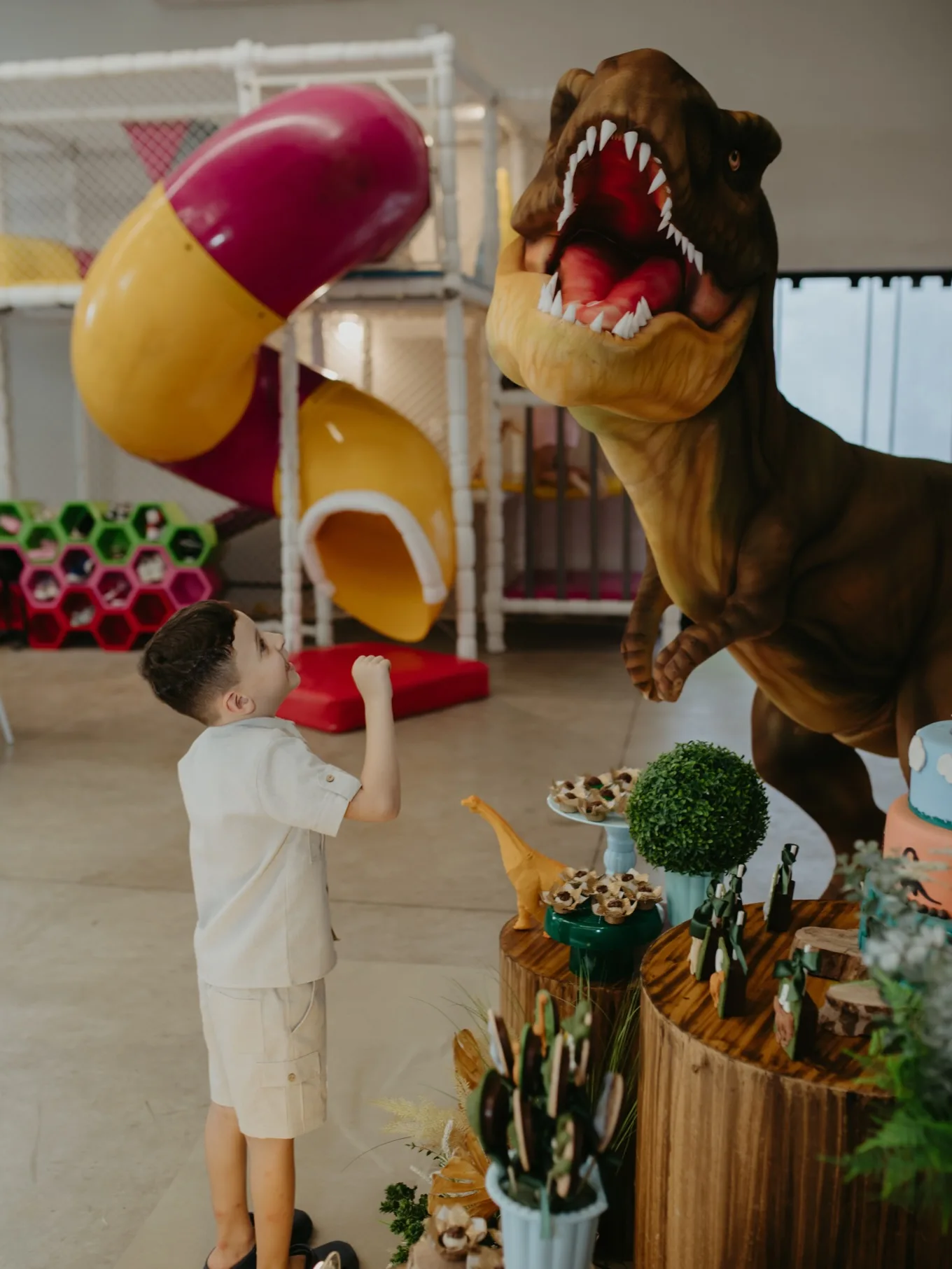 Dinossauro T-rex em tamanho real